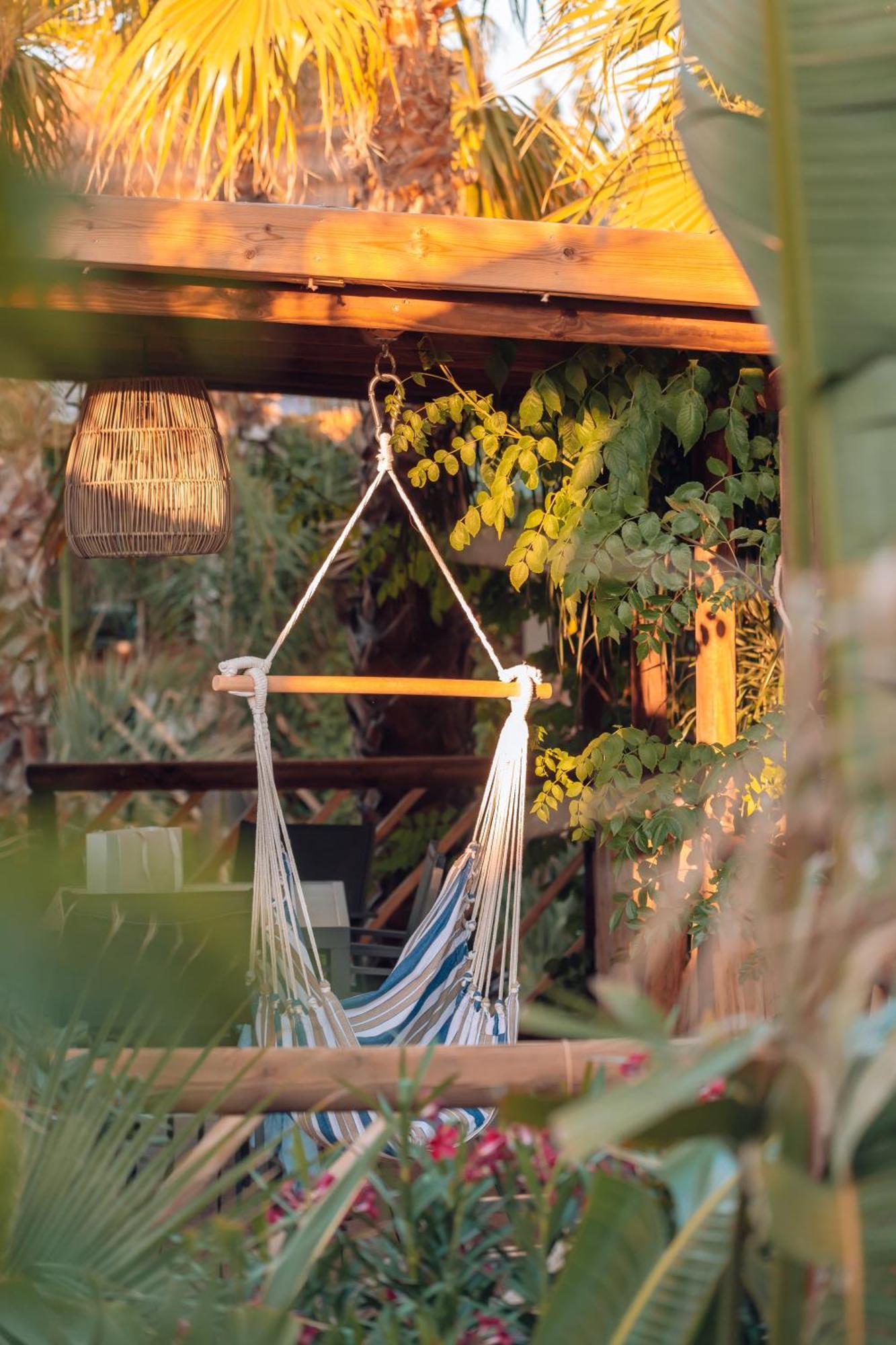 Toison D'Or Ξενοδοχείο Ramatuelle Εξωτερικό φωτογραφία Hammock chair