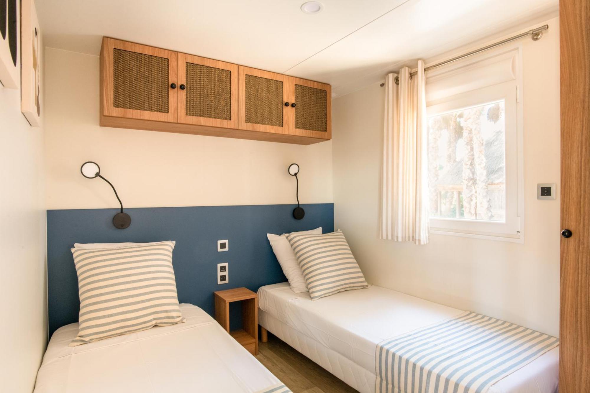 Toison D'Or Ξενοδοχείο Ramatuelle Εξωτερικό φωτογραφία A bedroom in a mobile home